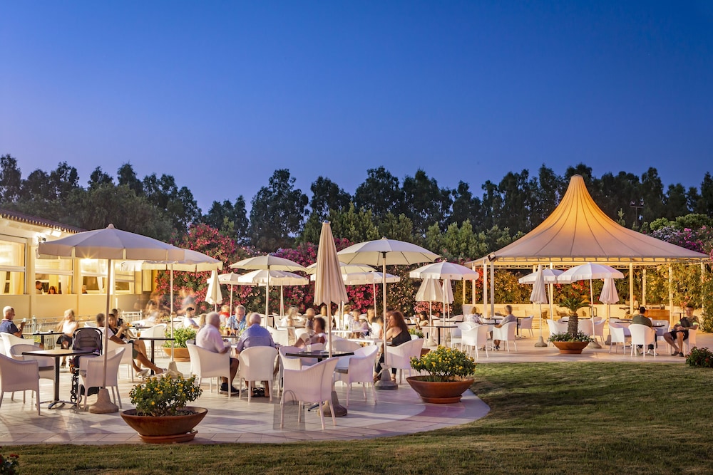 Sentido Orosei Beach — Restaurant & bars in Orosei, Sardinia