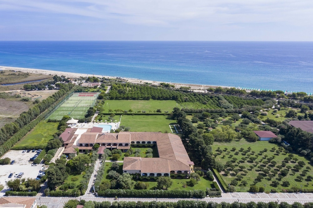 Sentido Orosei Beach — Hotel building in Orosei, Sardinia