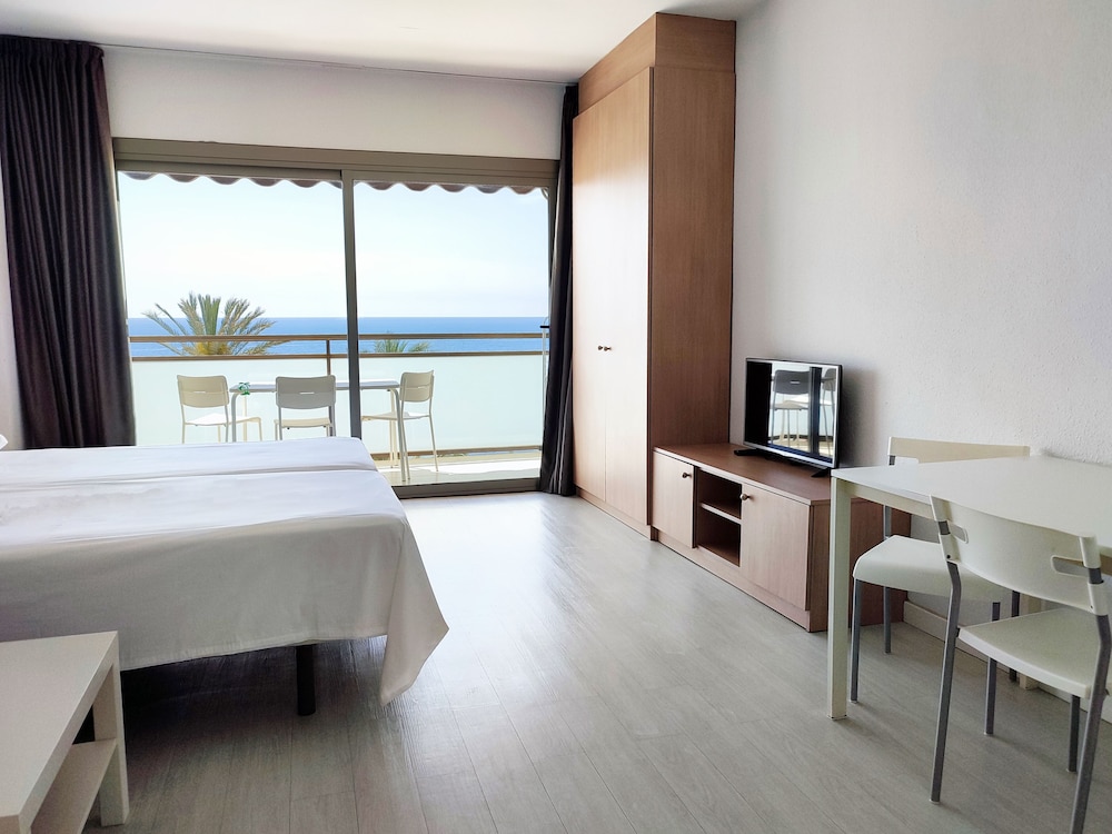 Apartamentos Flats Friends Atlantida — Hotel rooms in Benidorm, Valencian Community