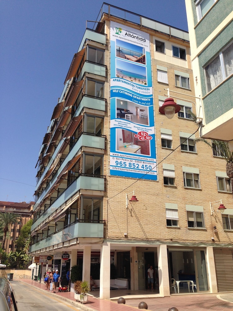 Apartamentos Flats Friends Atlantida — Hotel building in Benidorm, Valencian Community