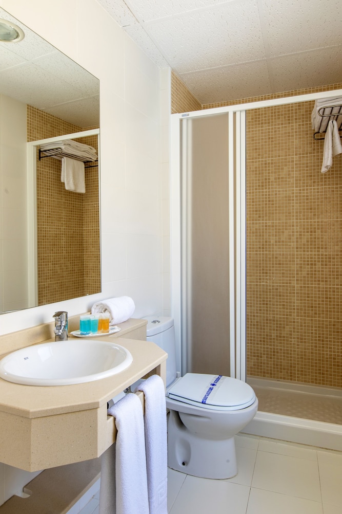 Apartamentos Flats Friends Atlantida — Hotel rooms in Benidorm, Valencian Community