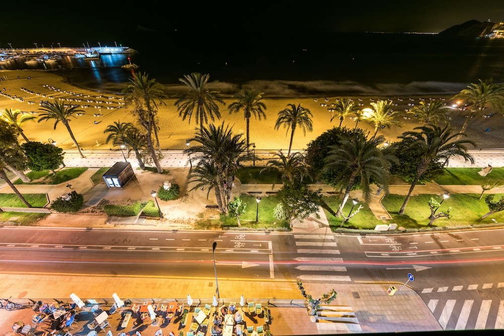 Apartamentos Flats Friends Atlantida — Hotel building in Benidorm, Valencian Community
