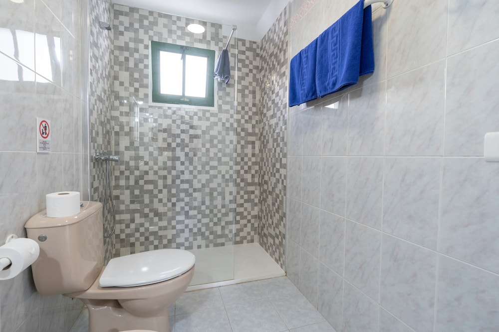 Apartamentos Aloe — Hotel rooms in Puerto del Carmen, Canary Islands