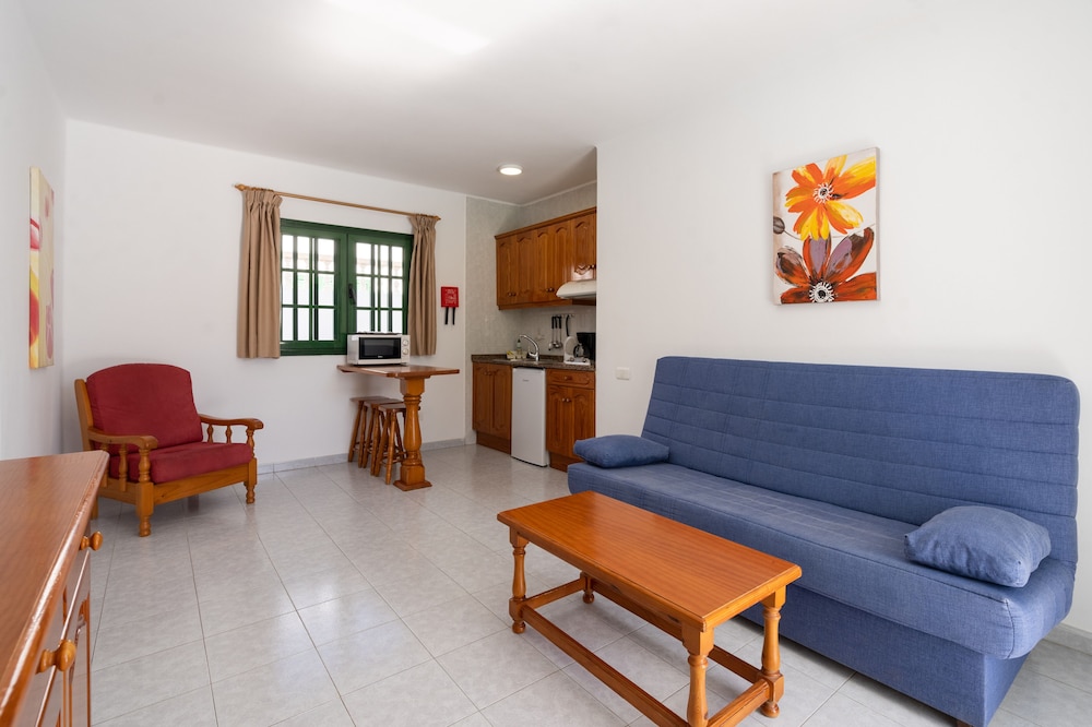Apartamentos Aloe — Hotel rooms in Puerto del Carmen, Canary Islands