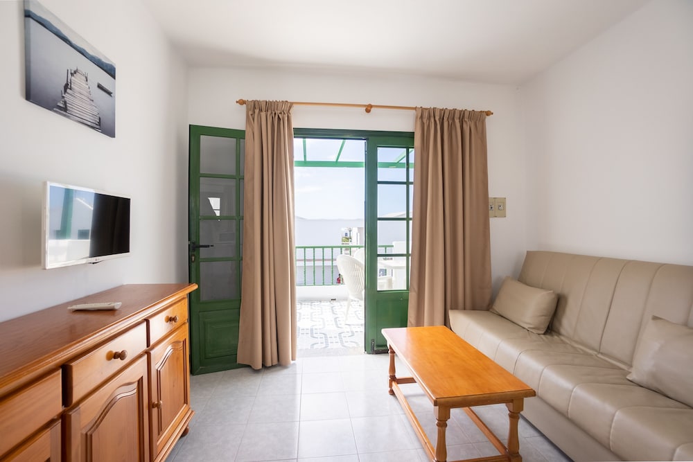 Apartamentos Aloe — Hotel rooms in Puerto del Carmen, Canary Islands