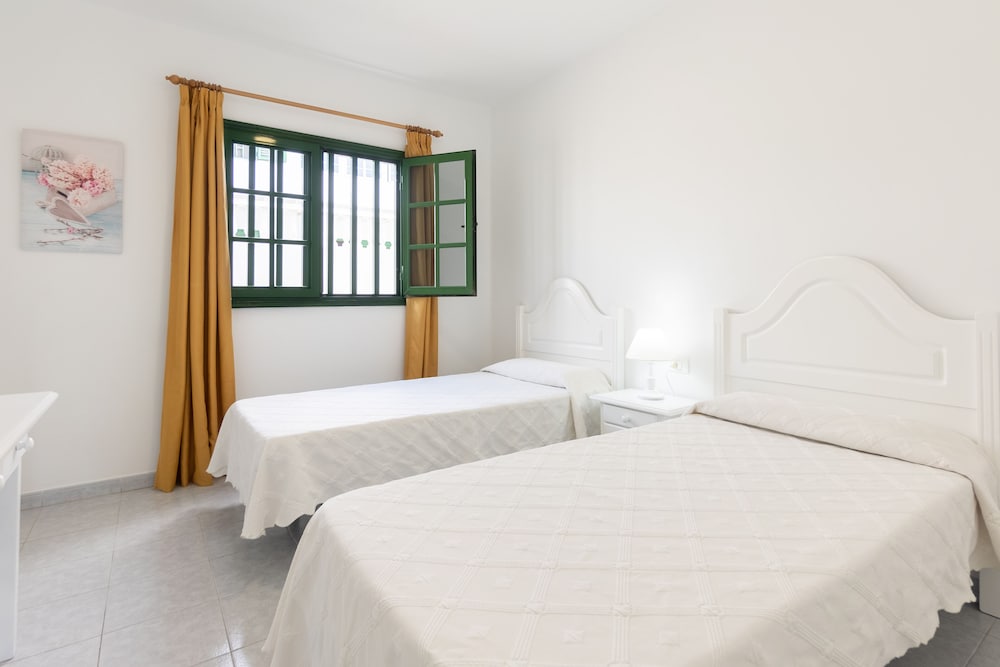 Apartamentos Aloe — Hotel rooms in Puerto del Carmen, Canary Islands