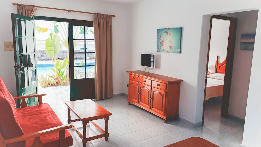 Apartamentos Aloe — Hotel rooms in Puerto del Carmen, Canary Islands
