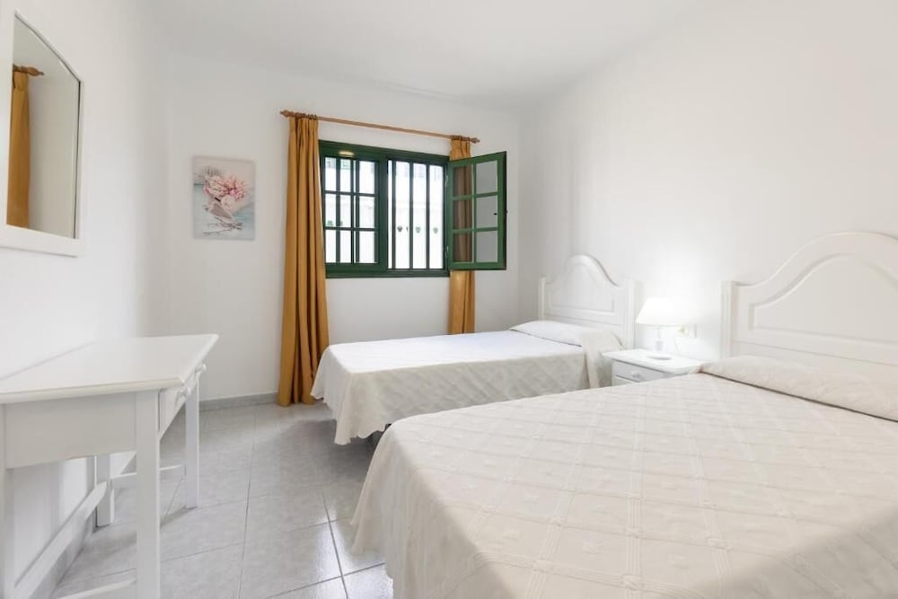 Apartamentos Aloe — Hotel rooms in Puerto del Carmen, Canary Islands