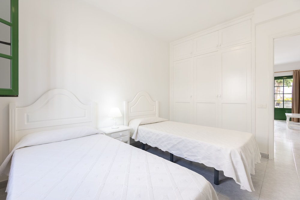 Apartamentos Aloe — Hotel rooms in Puerto del Carmen, Canary Islands