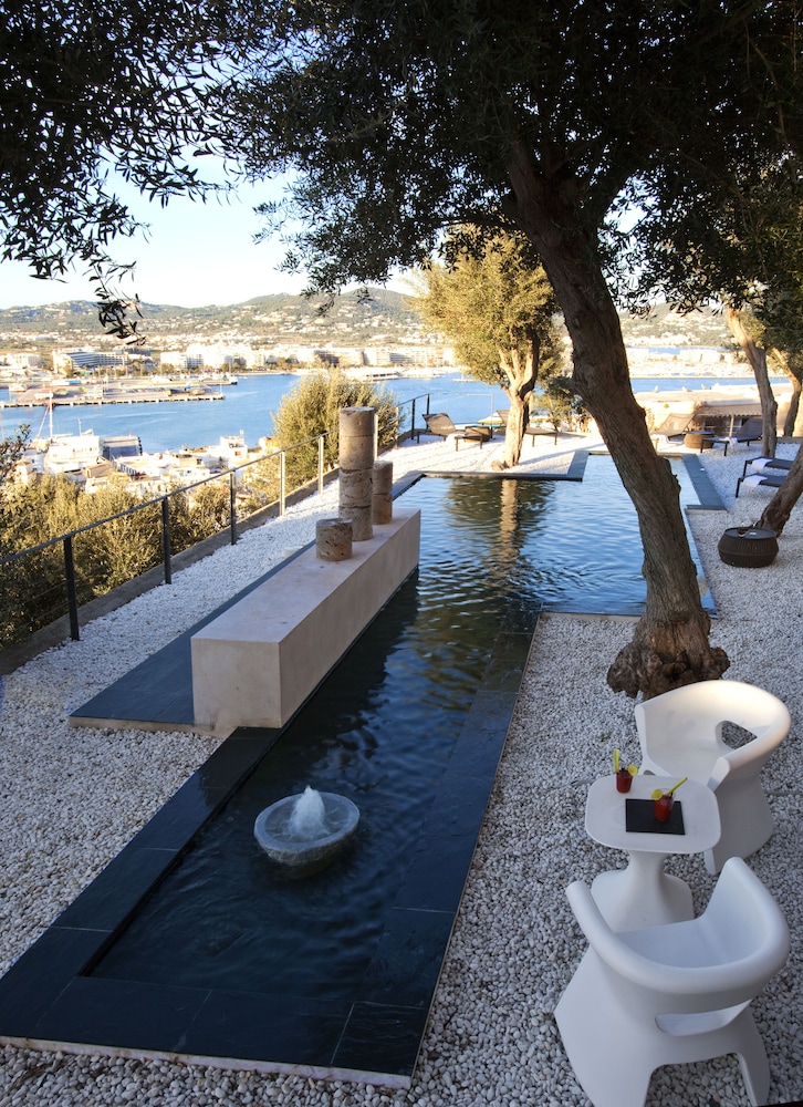 Hotel La Torre del Canonigo - Small Luxury Hotels — Swimming pool in Ibiza Town, Balearic Islands