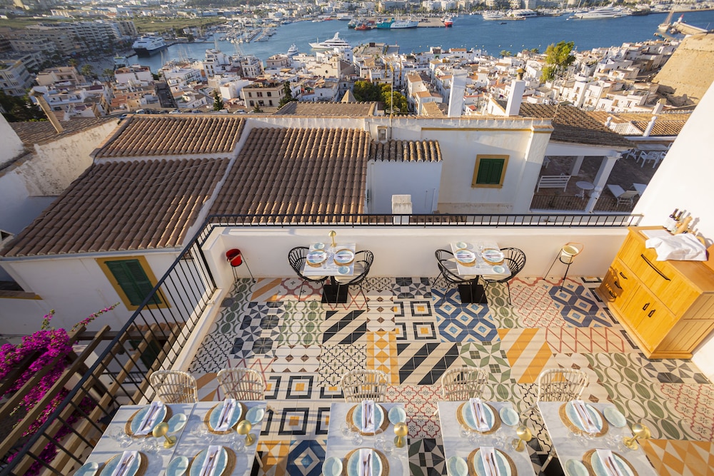 Hotel La Torre del Canonigo - Small Luxury Hotels — Restaurant & bars in Ibiza Town, Balearic Islands