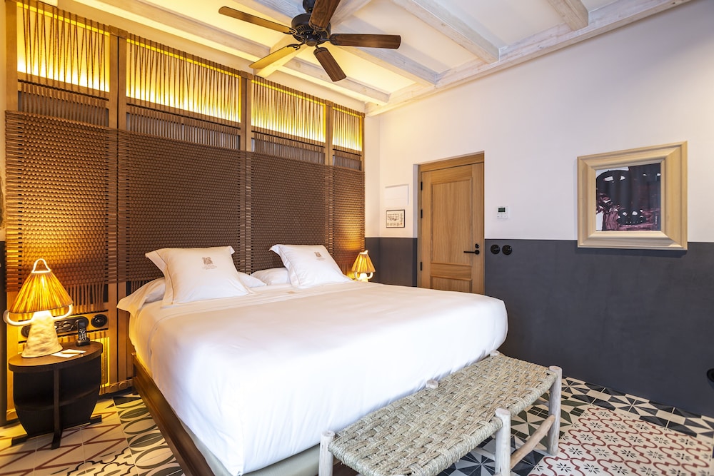 Hotel La Torre del Canonigo - Small Luxury Hotels — Hotel rooms in Ibiza Town, Balearic Islands