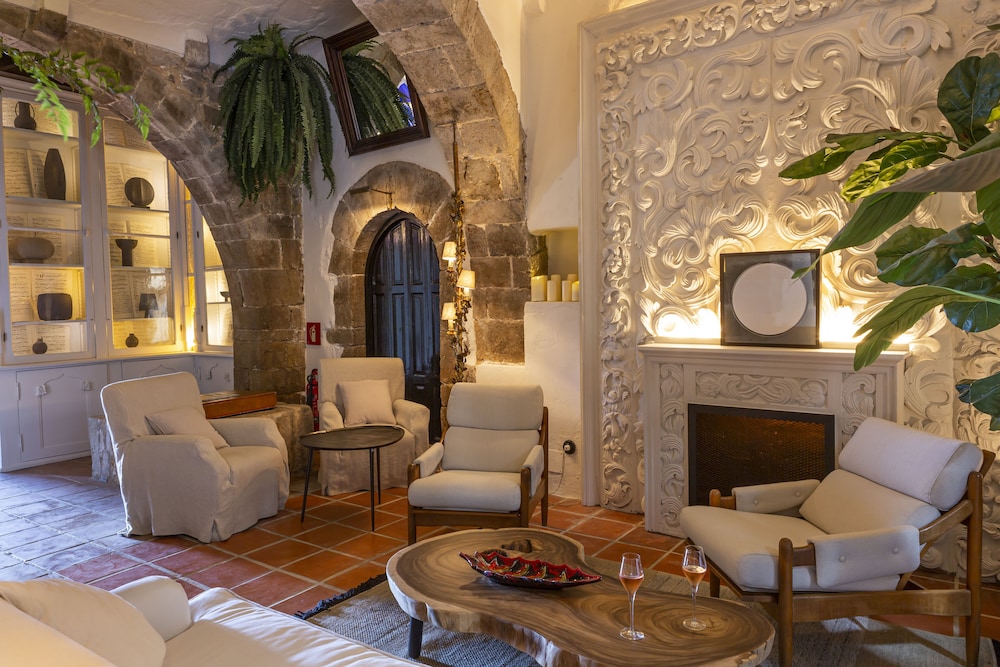 Hotel La Torre del Canonigo - Small Luxury Hotels — Hotel building in Ibiza Town, Balearic Islands