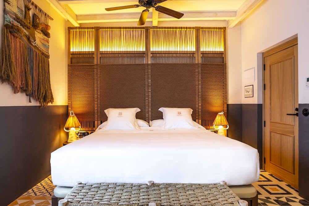 Hotel La Torre del Canonigo - Small Luxury Hotels — Hotel rooms in Ibiza Town, Balearic Islands
