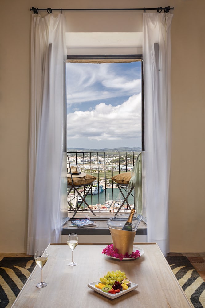 Hotel La Torre del Canonigo - Small Luxury Hotels — Hotel rooms in Ibiza Town, Balearic Islands