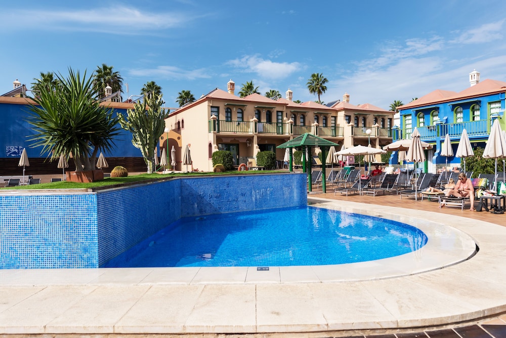 eó Maspalomas Resort — Swimming pool in Maspalomas, Canary Islands