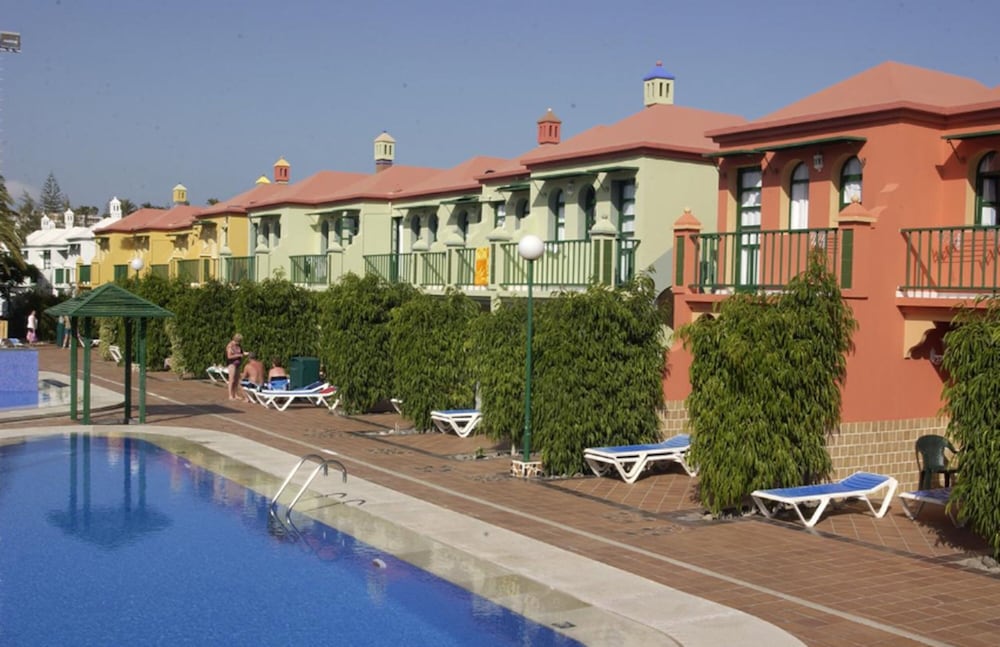 eó Maspalomas Resort — Swimming pool in Maspalomas, Canary Islands