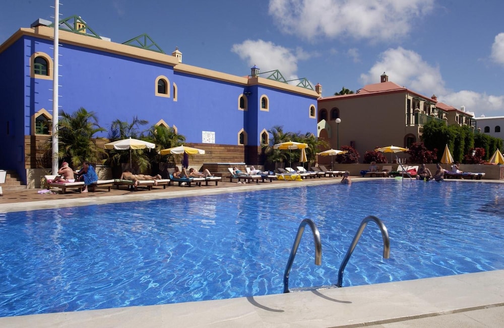 eó Maspalomas Resort — Swimming pool in Maspalomas, Canary Islands