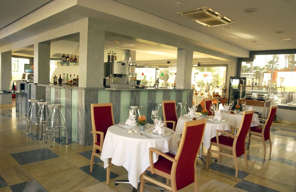 eó Maspalomas Resort — Restaurant & bars in Maspalomas, Canary Islands