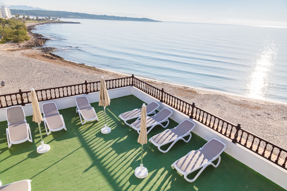 Hotel Club S'illot — Beach in S'Illot, Balearic Islands
