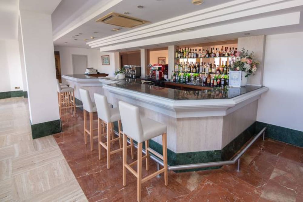 Hotel Club S'illot — Restaurant & bars in S'Illot, Balearic Islands