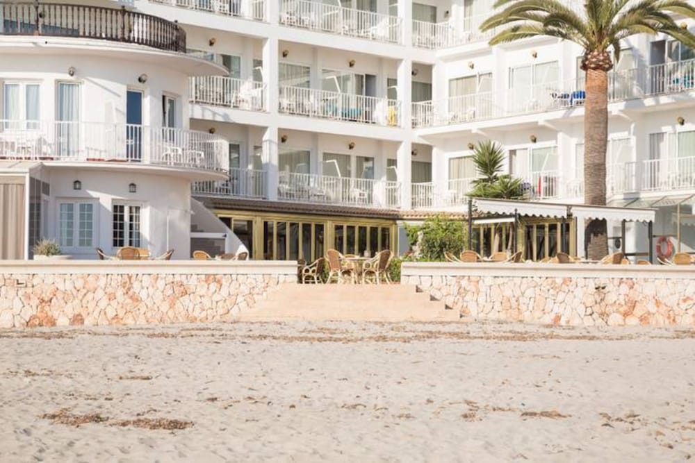 Hotel Club S'illot — Beach in S'Illot, Balearic Islands
