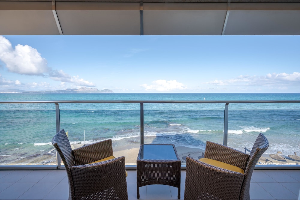 THB Gran Bahia Hotel and Apartments — Beach in Can Picafort, Balearic Islands