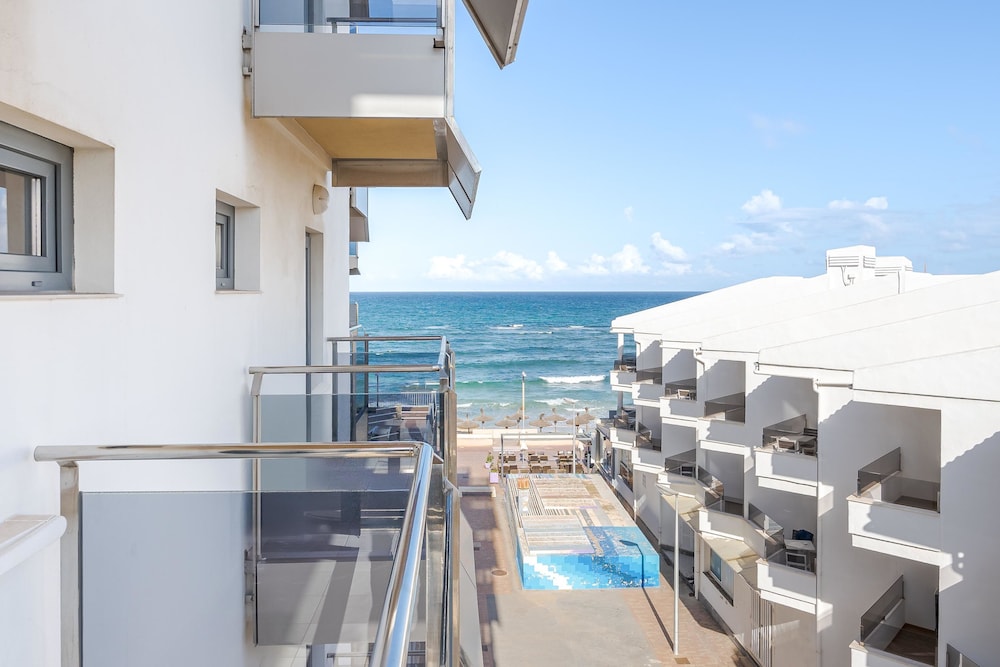 THB Gran Bahia Hotel and Apartments — Beach in Can Picafort, Balearic Islands