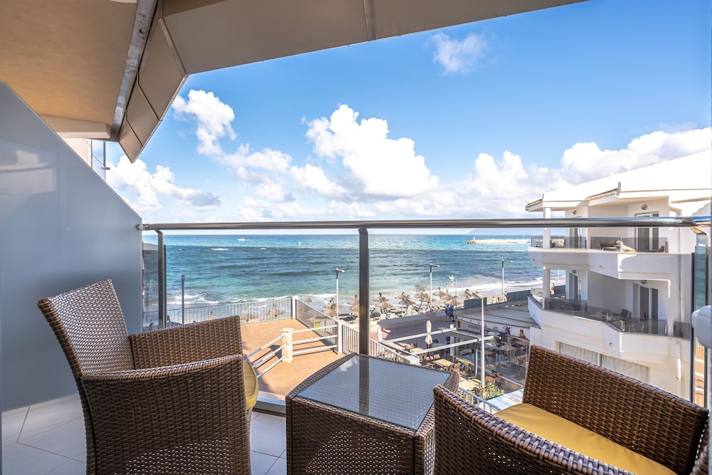 THB Gran Bahia Hotel and Apartments — Beach in Can Picafort, Balearic Islands