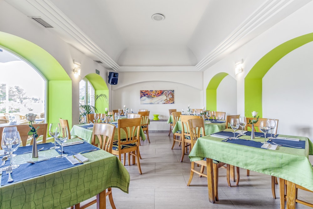Ona Garden Lago — Restaurant & bars in Alcudia, Balearic Islands