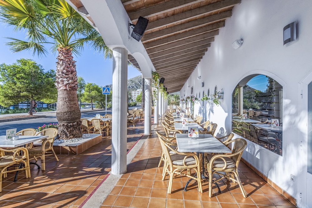 Ona Garden Lago — Restaurant & bars in Alcudia, Balearic Islands