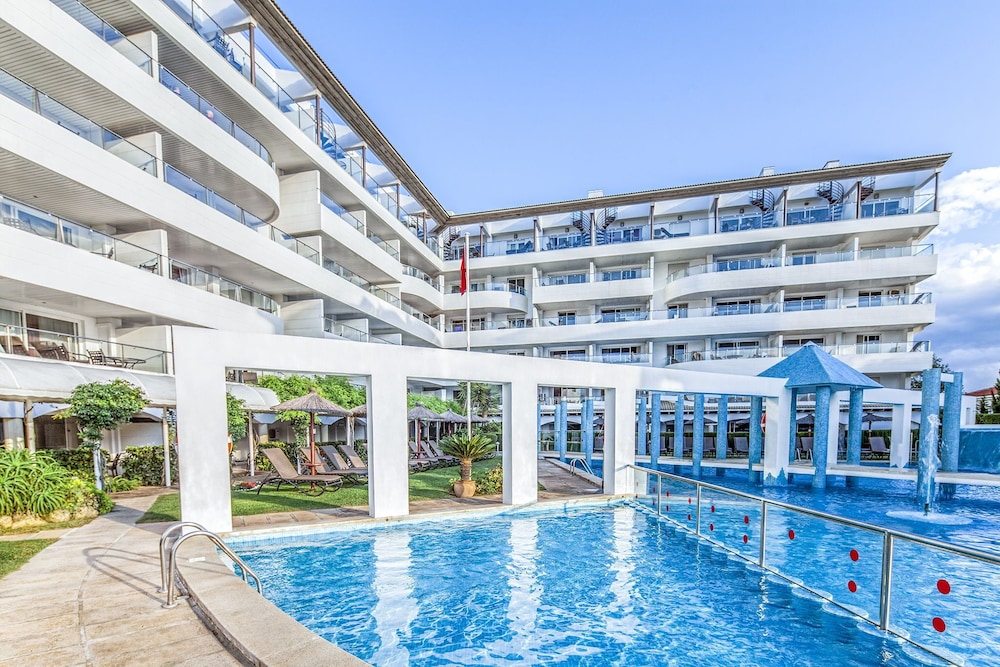 Ona Garden Lago — Hotel building in Alcudia, Balearic Islands