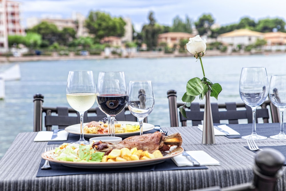 Ona Garden Lago — Restaurant & bars in Alcudia, Balearic Islands