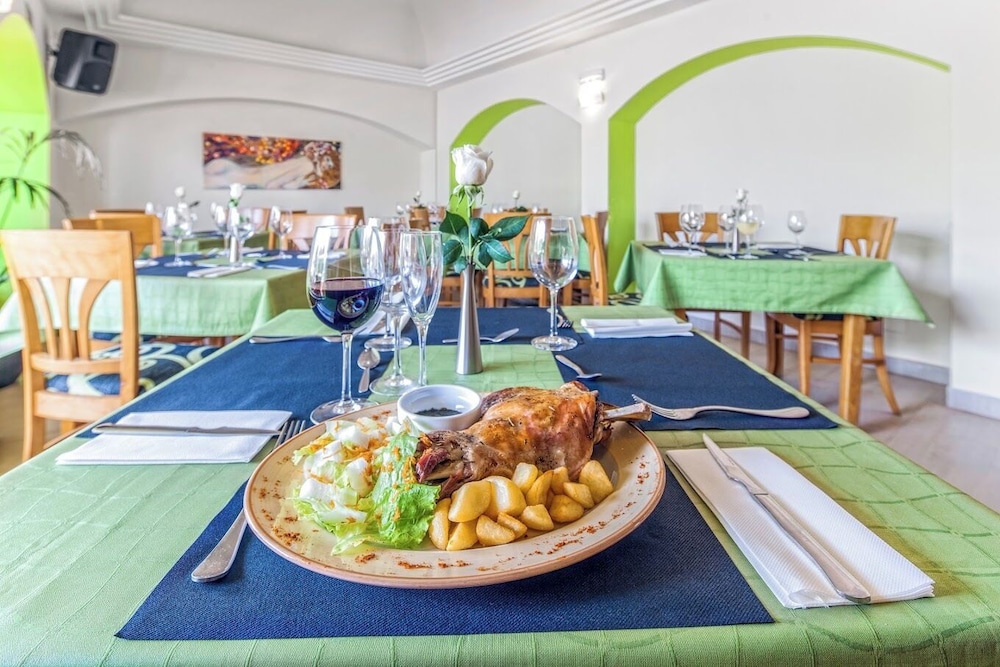 Ona Garden Lago — Restaurant & bars in Alcudia, Balearic Islands
