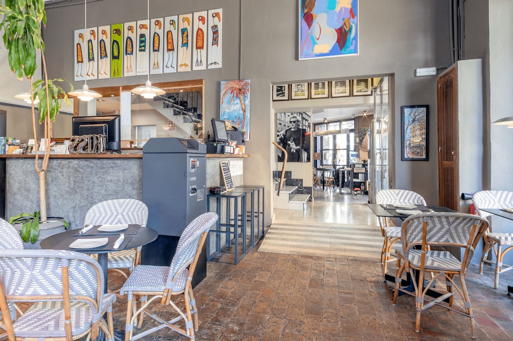 Hostal Parque Ibiza — Restaurant & bars in Ibiza Town, Balearic Islands