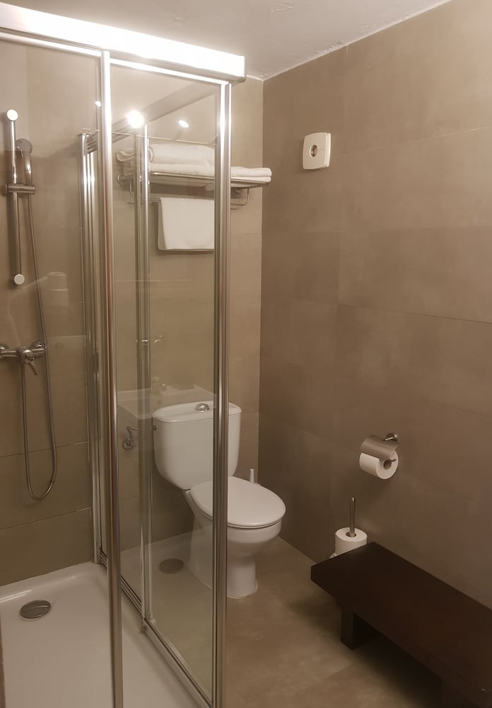 Hostal Parque Ibiza — Hotel rooms in Ibiza Town, Balearic Islands