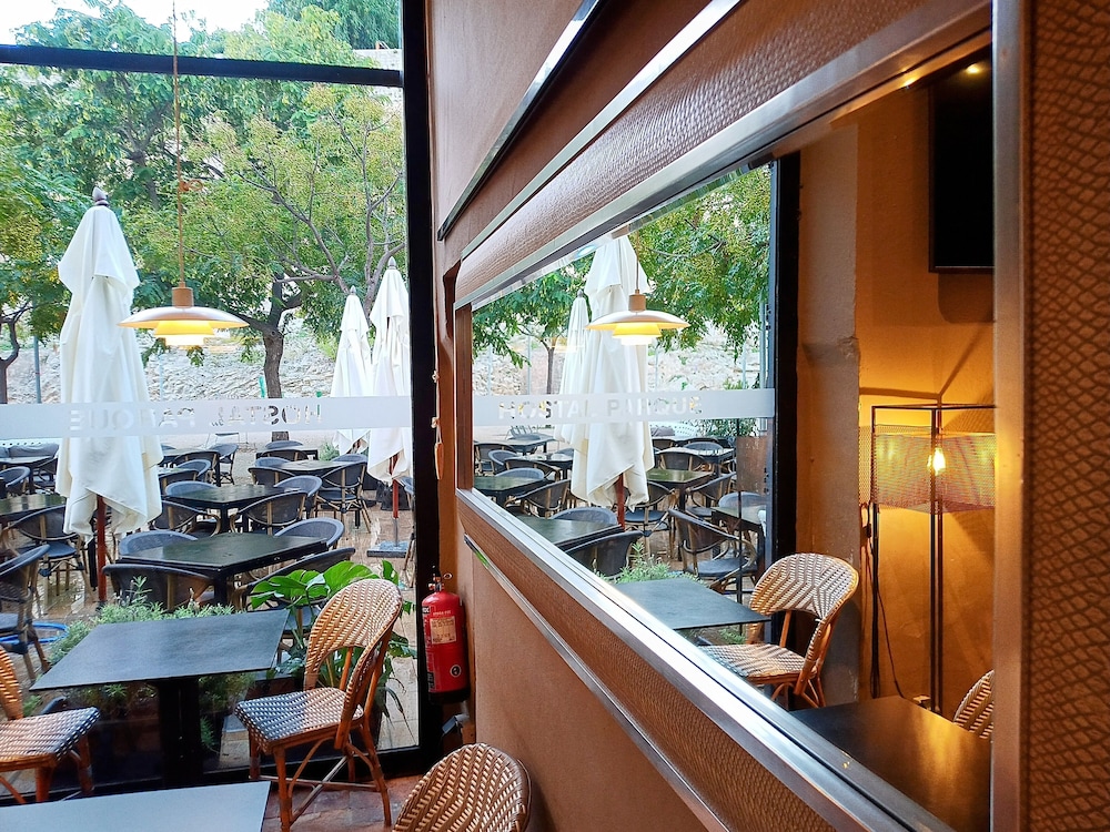 Hostal Parque Ibiza — Restaurant & bars in Ibiza Town, Balearic Islands