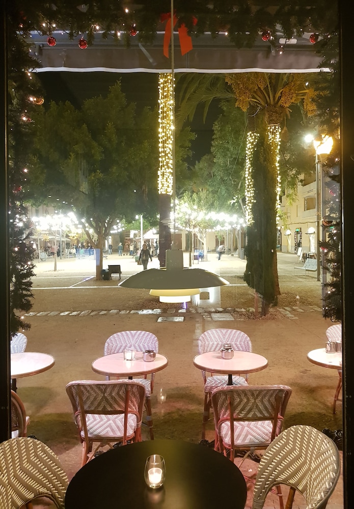 Hostal Parque Ibiza — Restaurant & bars in Ibiza Town, Balearic Islands