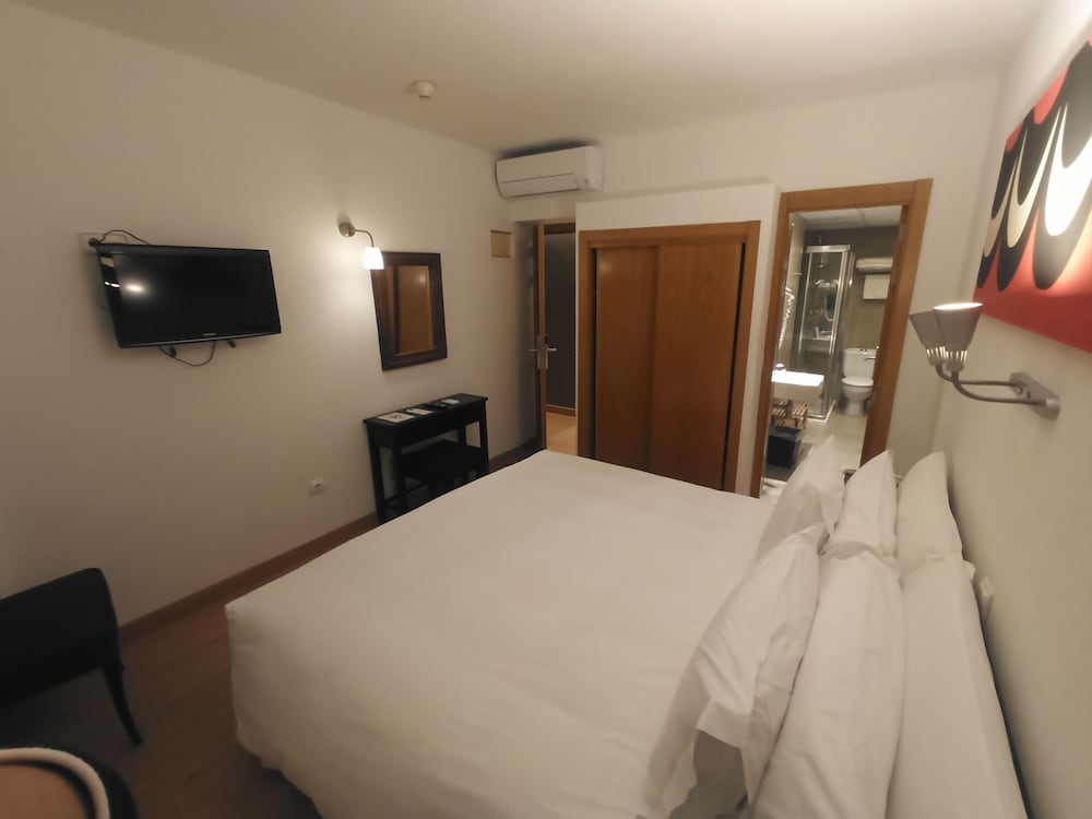 Hostal Parque Ibiza — Hotel rooms in Ibiza Town, Balearic Islands