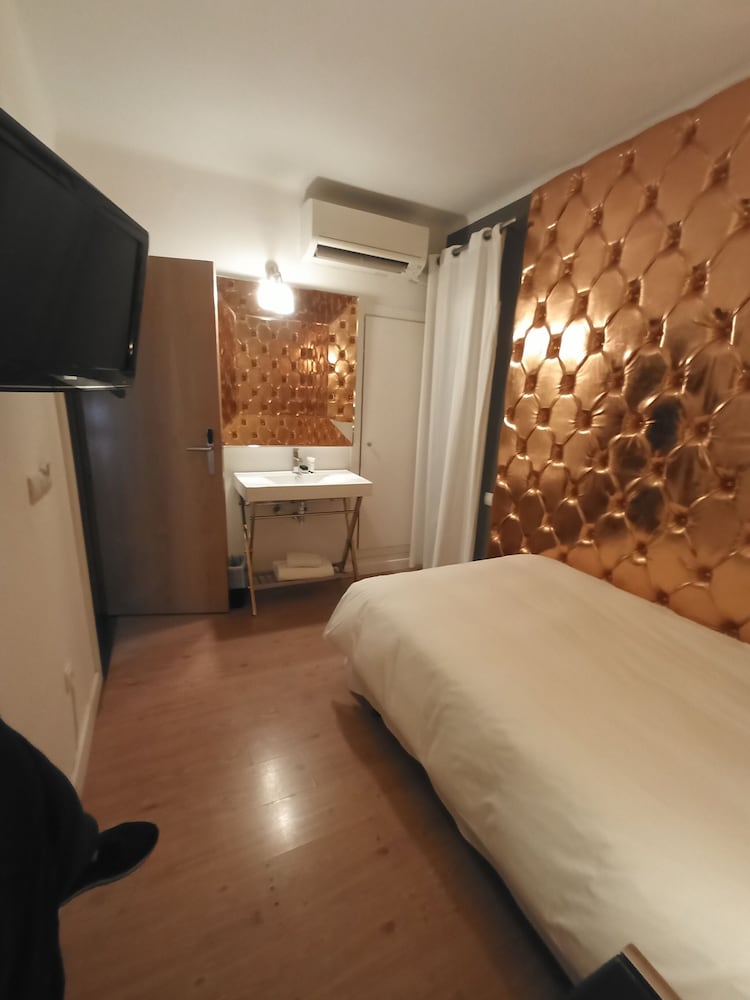Hostal Parque Ibiza — Hotel rooms in Ibiza Town, Balearic Islands