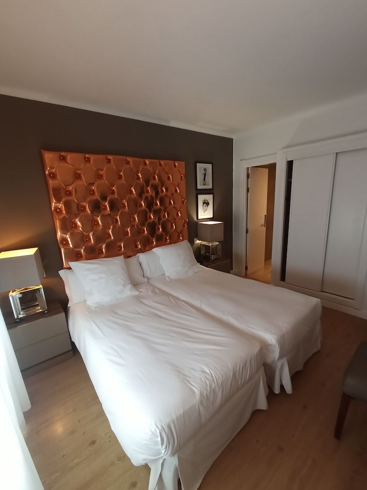 Hostal Parque Ibiza — Hotel rooms in Ibiza Town, Balearic Islands