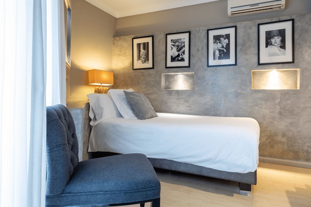 Hostal Parque Ibiza — Hotel rooms in Ibiza Town, Balearic Islands