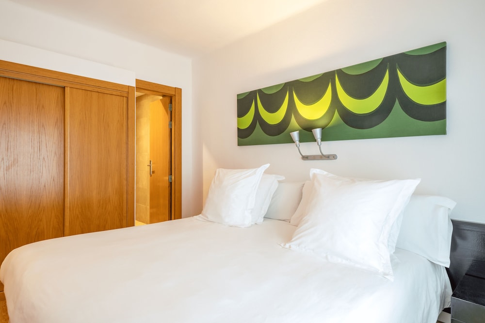 Hostal Parque Ibiza — Hotel rooms in Ibiza Town, Balearic Islands