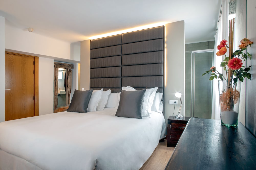 Hostal Parque Ibiza — Hotel rooms in Ibiza Town, Balearic Islands