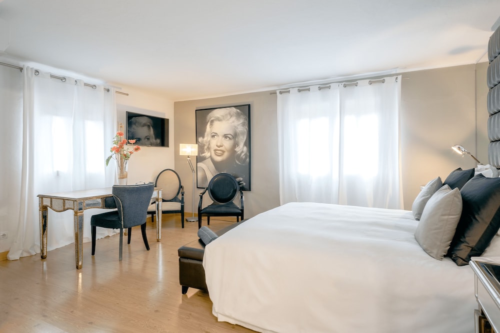 Hostal Parque Ibiza — Hotel rooms in Ibiza Town, Balearic Islands