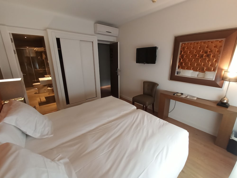 Hostal Parque Ibiza — Hotel rooms in Ibiza Town, Balearic Islands