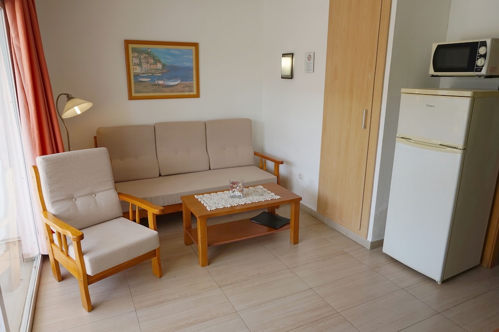 Apartamentos Ecuador — Hotel rooms in Playa del Ingles, Canary Islands