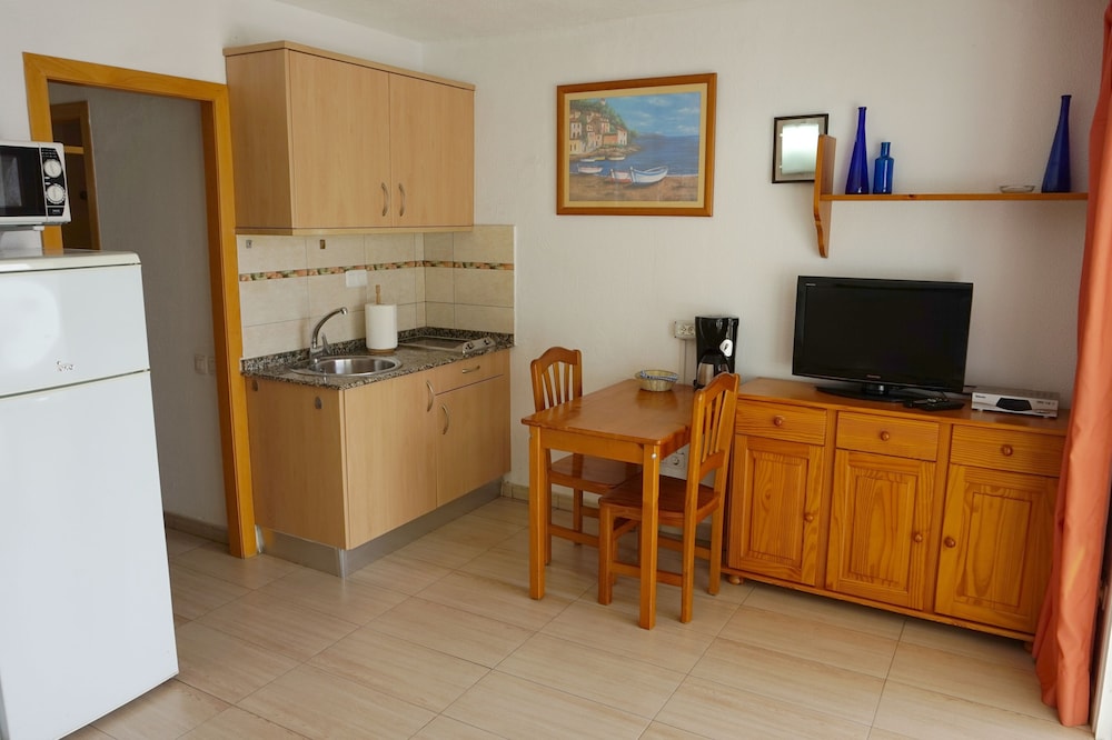 Apartamentos Ecuador — Hotel rooms in Playa del Ingles, Canary Islands