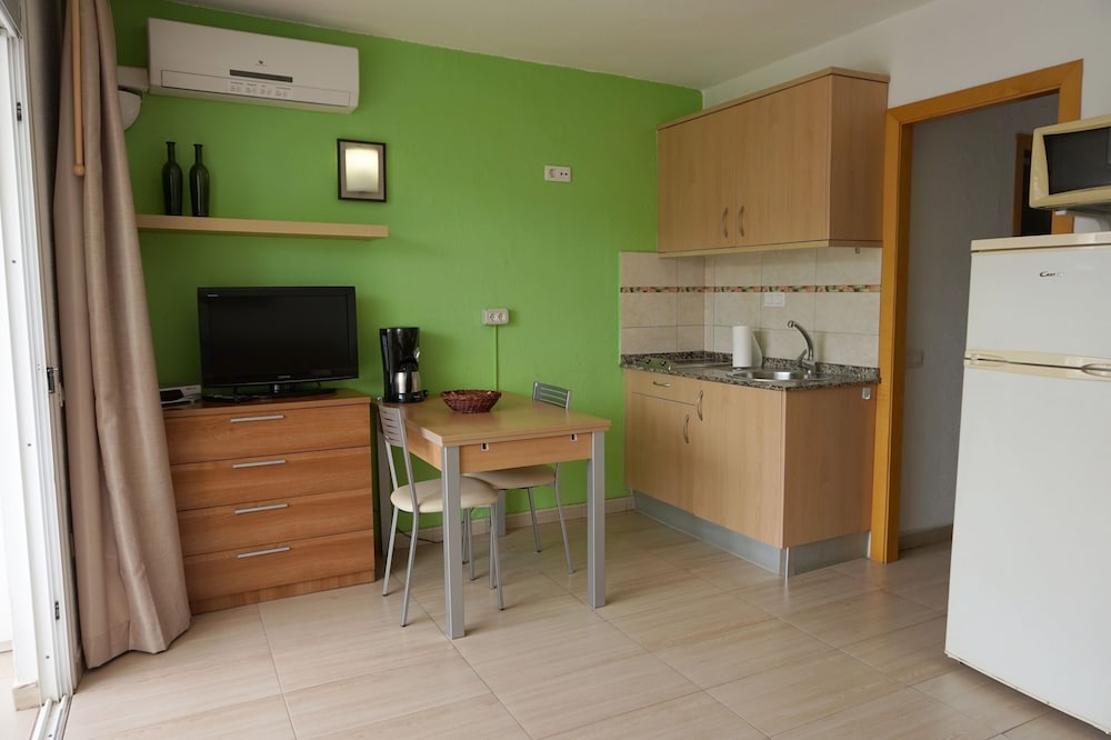 Apartamentos Ecuador — Hotel rooms in Playa del Ingles, Canary Islands