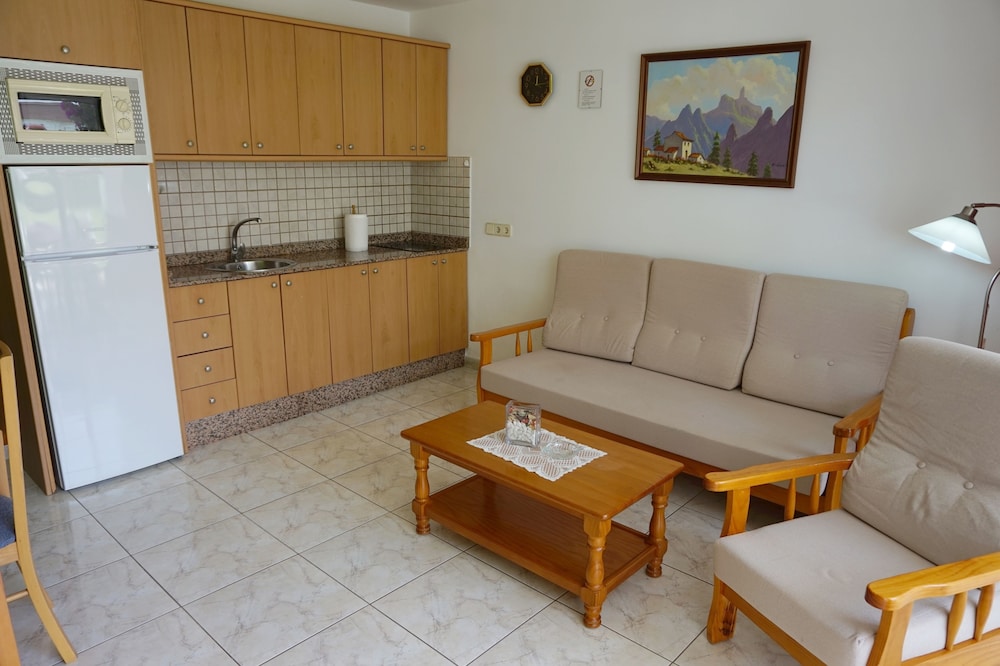 Apartamentos Ecuador — Hotel rooms in Playa del Ingles, Canary Islands